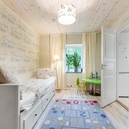 Σπίτι διακοπών 3 Bedroom Family With Huge Garden & Free Parking