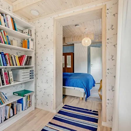 3 Bedroom Family With Huge Garden & Free Parking * Ταλίν