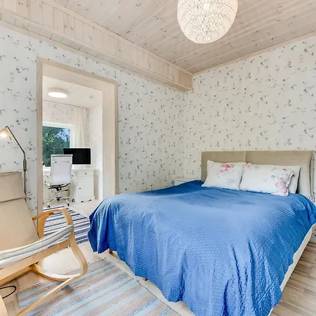 3 Bedroom Family With Huge Garden & Free Parking Ταλίν