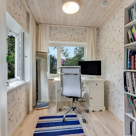 Σπίτι διακοπών 3 Bedroom Family With Huge Garden & Free Parking Ταλίν