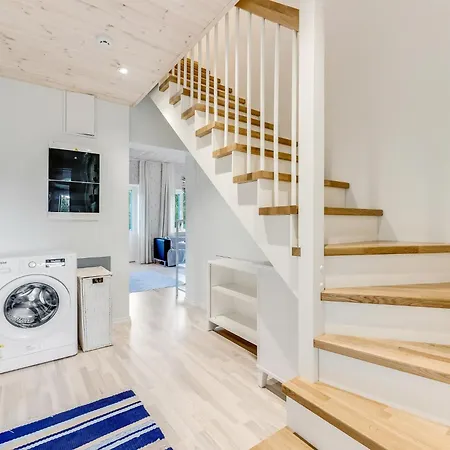 Σπίτι διακοπών 3 Bedroom Family With Huge Garden & Free Parking Ταλίν