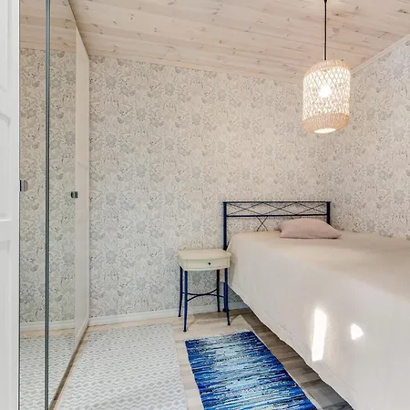 3 Bedroom Family With Huge Garden & Free Parking * Ταλίν