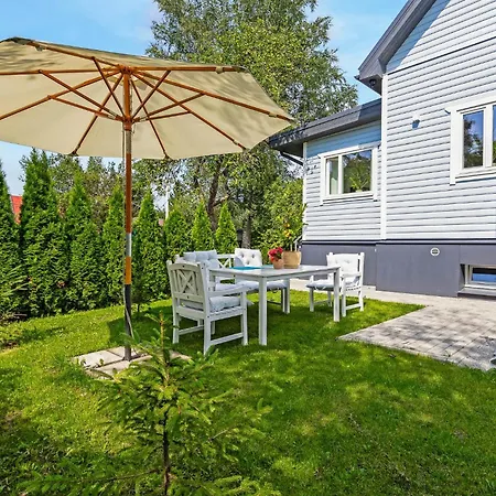 Σπίτι διακοπών 3 Bedroom Family With Huge Garden & Free Parking Ταλίν