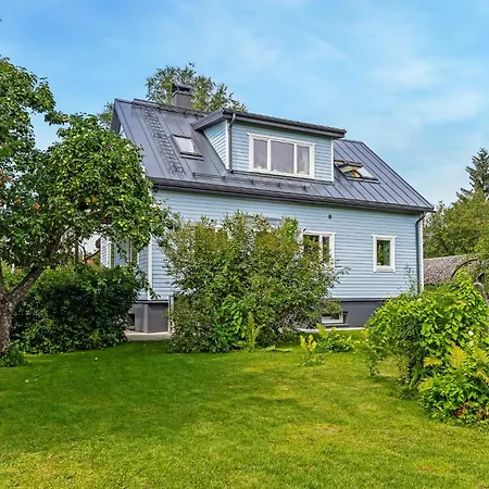 3 Bedroom Family With Huge Garden & Free Parking Feriehus Tallinn