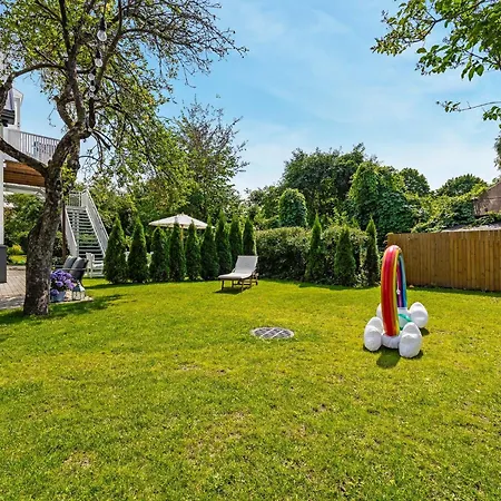 3 Bedroom Family With Huge Garden & Free Parking Σπίτι διακοπών