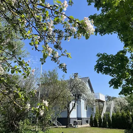 3 Bedroom Family With Huge Garden & Free Parking Feriehus *