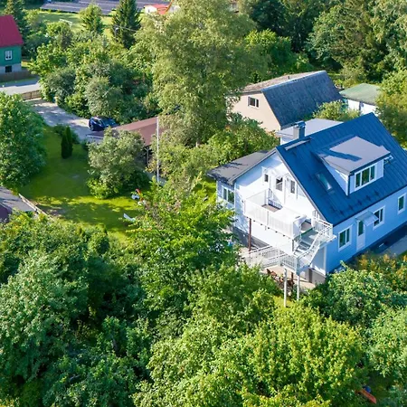3 Bedroom Family With Huge Garden & Free Parking Σπίτι διακοπών Ταλίν