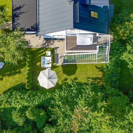 3 Bedroom Family With Huge Garden & Free Parking Feriehus *