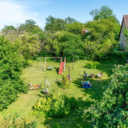 Feriehus 3 Bedroom Family With Huge Garden & Free Parking Tallinn